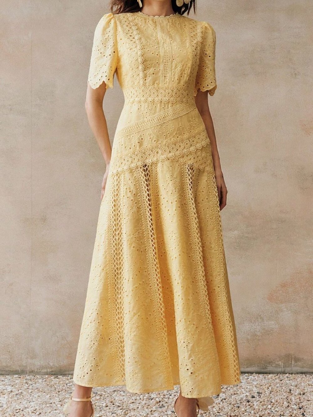 Yellow Elegant Women's Floral Trim Round Neck Waist Cinched Short Sleeve